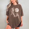 Maglietta Lupo Anni '90 - Maglietta Comfort Colors Lupo Retrò, Maglietta Lupo che Ulula alla Luna, T-shirt Grafica Lupo Alpha, Regalo per Amante dei Lupi, Maglietta Lupo Y2K