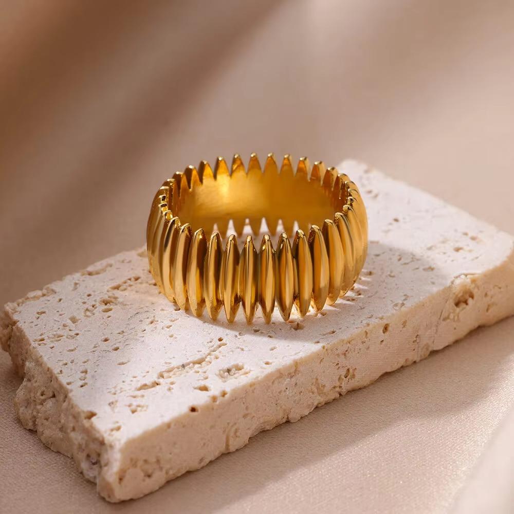 Personalized Design Retro Gold Color Stainless Steel Concave and Convex Sawtooth Rings for Men Women Hip Hop Rock Jewelry Gift