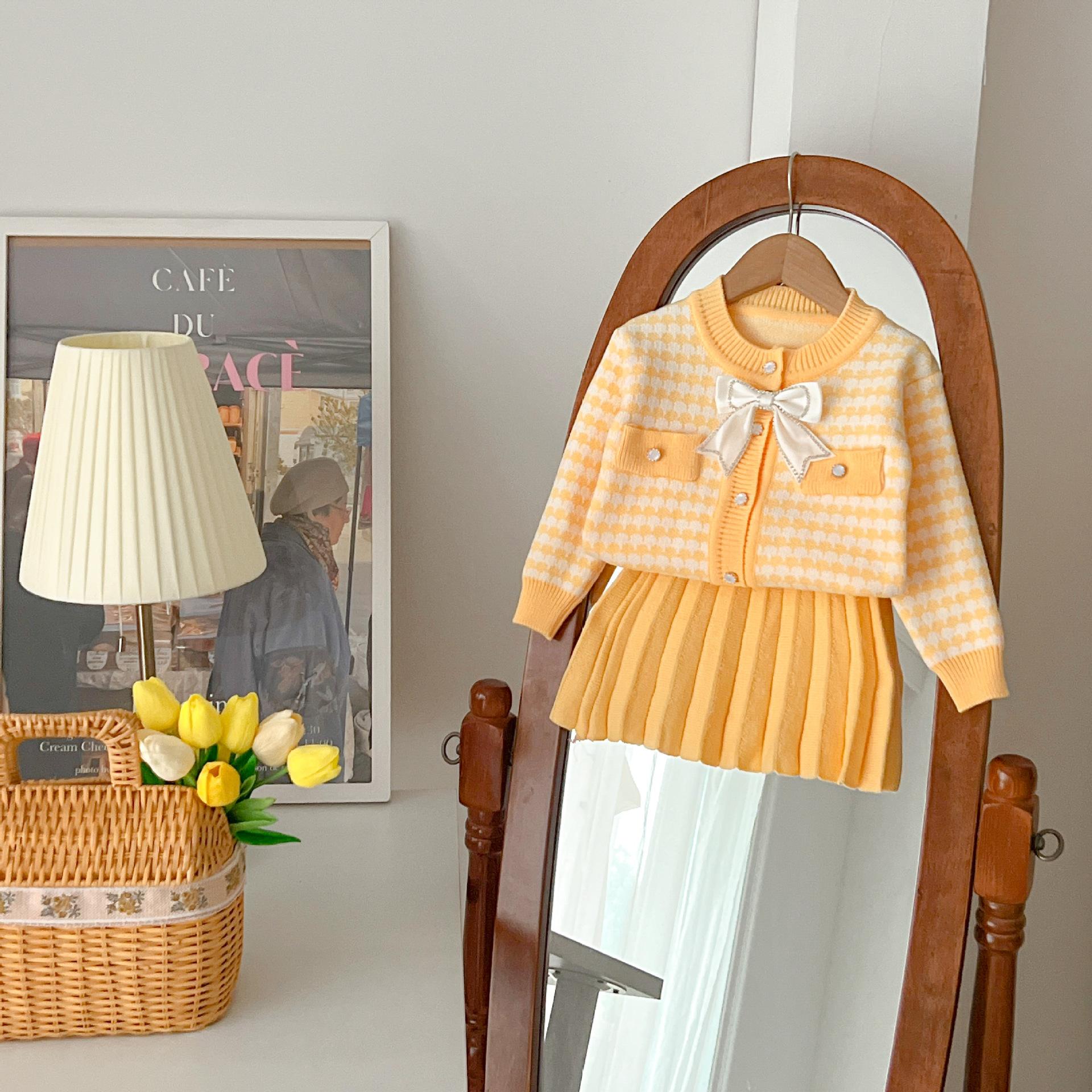 

Модная одежда для девочек Новые универсальные удобные комплекты Детский мягкий классический элегантный нежный короткая юбка Милый милый трендовый кардиган для девочек 110cm жёлтый