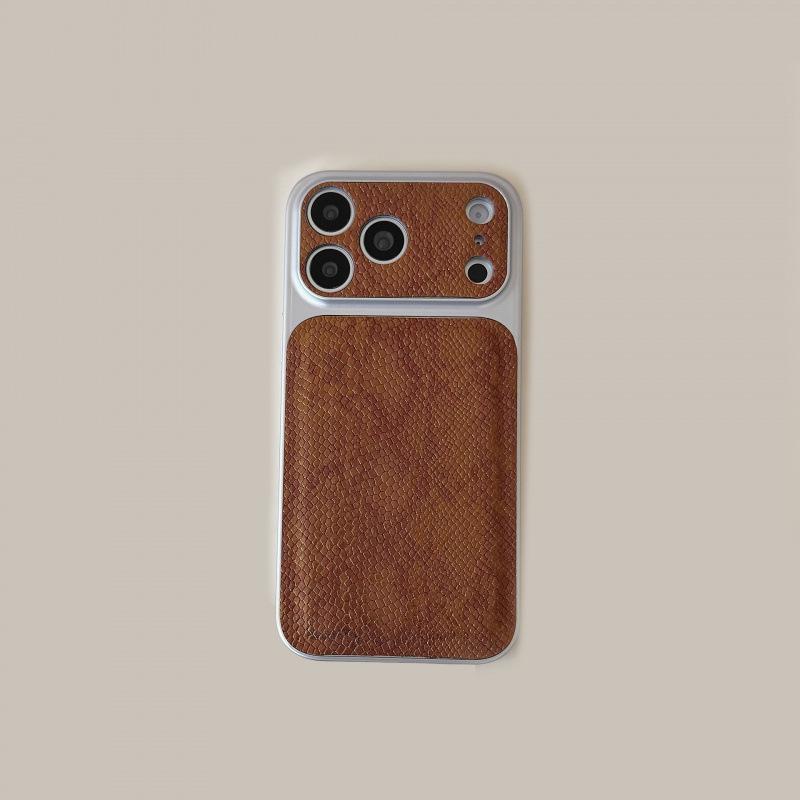 Luxurious Snake Skin Pattern Padded Phone Case with Full Coverage and Drop-proof Protection for iPhone 17 Pro Max. iPhone 14