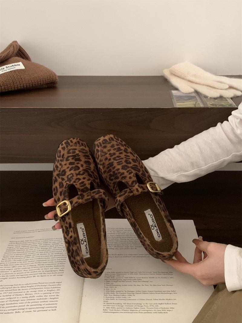 

Flat single shoes women s 2025 new autumn retro square head Mary Jane women s shoes gentle evening shoes leopard print beanie shoes 39 цветной печати леопарда