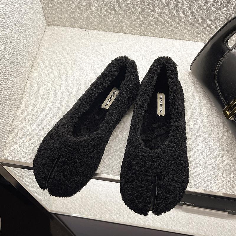 Fashion Round Toe Casual Woman Shoe Autumn Loafers Fur Shallow Mouth Boat New Fall Moccasin Flock Buckle Strap Leisure Rubber Solid Mary