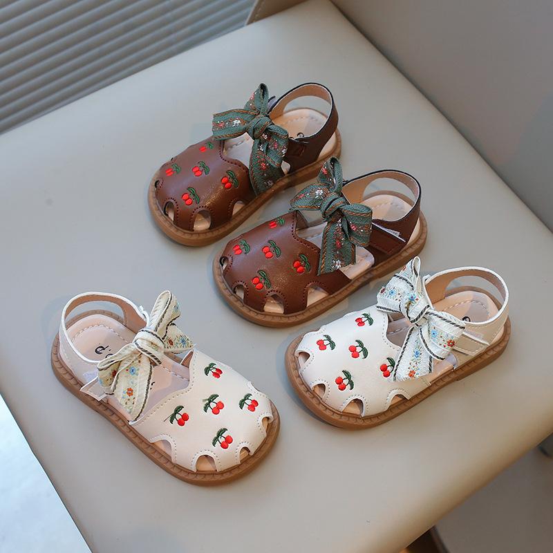 Children Sandals Girls Flower Embroidery Princess Sandals  Fashion New Soft Sole Casual Shoes Size 22-31