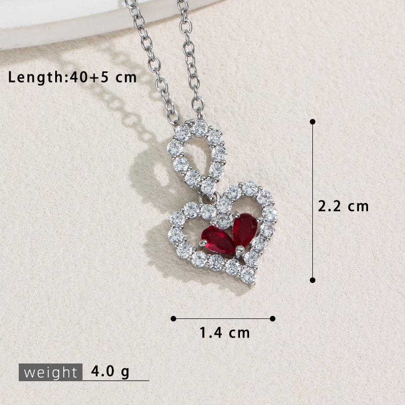 Heart-Shaped Zircon Love Pendant Necklace - Fashionable Copper Clavicle Chain