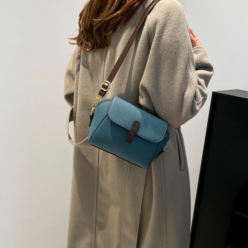 Women's Bag 2025 Winter Women's Messenger Bag New Small Bag Foreign Style Niche Korean Version Single Shoulder Messenger Bag Small Square Bag