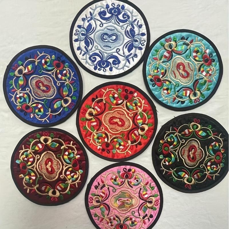 Random Color Embroidered Dining Table Coasters Insulated Coffee Coasters Dining Mats Used for Table Decoration In Restaurants