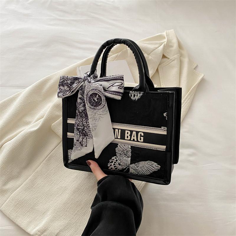 Trendy And Chic Large Capacity Fashionable Tote Handbag For Women In Summer чёрный