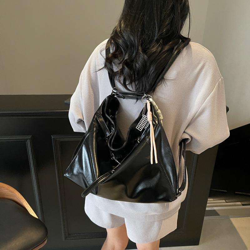 Large-capacity commuter bag women's 2025 new high-end simple and versatile shoulder bag student class messenger bag