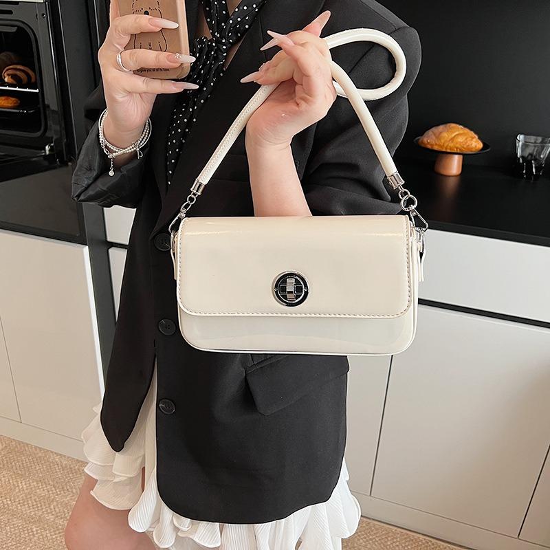 

Small bag women s spring new fashion solid color messenger bag high sense versatile lock single shoulder small square bag білий