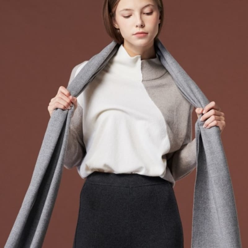 RECLOW Schlichter Schal Hellgrau