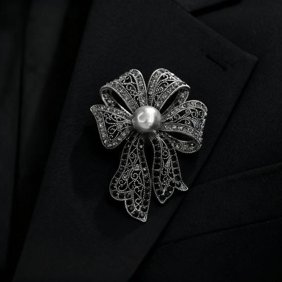 Vintage Faux Pearl Bow Brooch Sweater Cardigan Coat Business Suit Bowknot Lapel Pin Women Fashion Jewelry Clothing Accessories