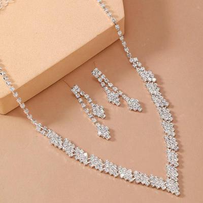 Conjunto de Joias Nupciais 2025: Colar e Brincos Elegantes com Diamantes Completos para Casamentos e Banquetes