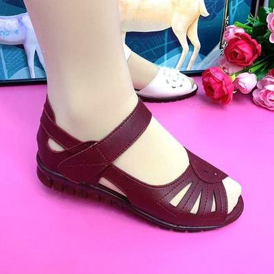 Comfortable Soft Leather Flat Sandals for Middle-Aged Women - Summer Collection