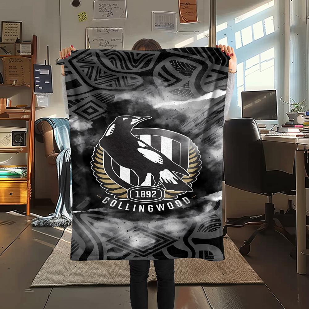 1PC Collingwood Football Club Print Flannel Blanket, High quality All Seasons, Home Decor, Warmth and Comfort, Perfect for Christmas Gifts