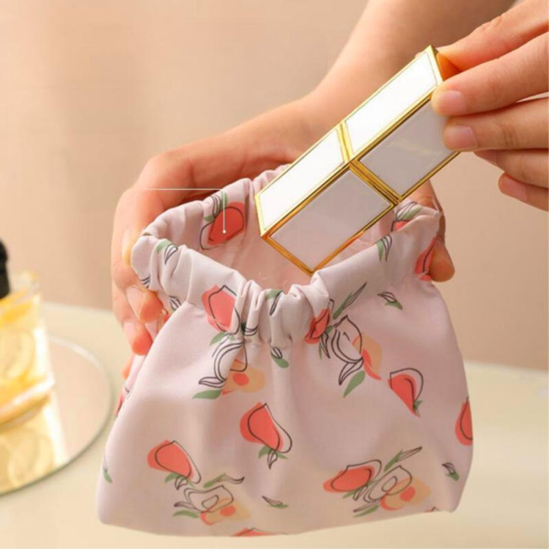 Self-closing Cosmetic Sanitary Napkin Fabric Square Pouch