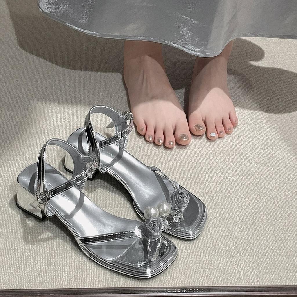 Popular White Retro Thick Heel Cover Toe Sandals Women's 2025 New Summer Wear with Skirt Non-slip French Sandals