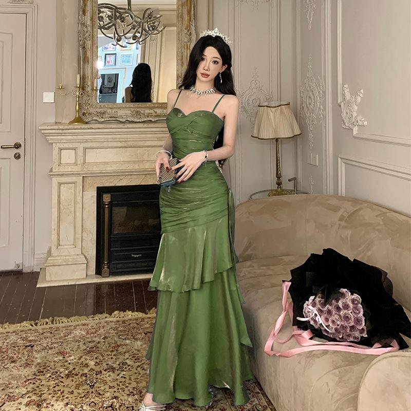 

Summer new French temperament socialite high-end suspender dress to show the figure banquet dress skirt XL зелений