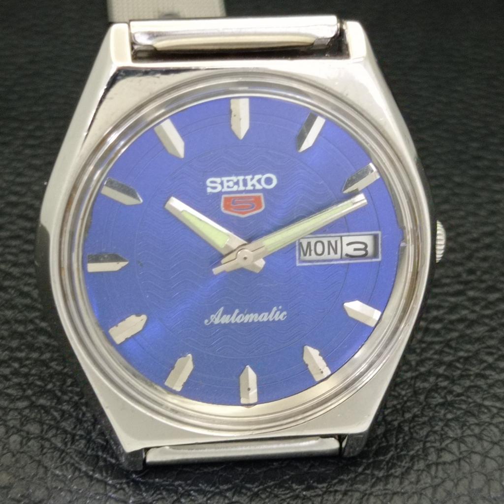 VINTAGE SEIKO 5 AUTOMATIC JAPAN 6319A MENS BLUE COLOR DIAL WATCH A701283-5