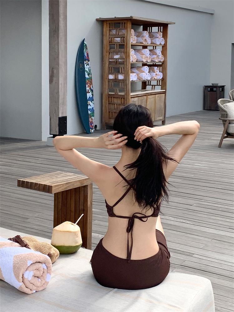 Koreanischer einfacher sexy figurbetonender Badeanzug mit Rockteil, Kordelzug und rückenfreiem Design