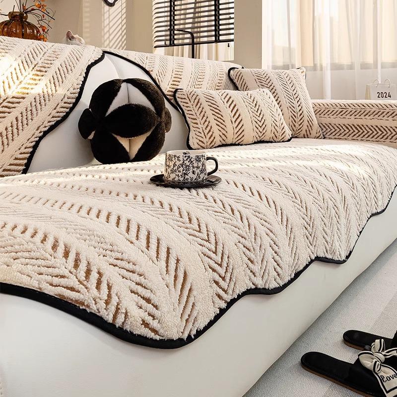 

Plush Special-Shaped Sofa Cushion, Non-Slip Thickened Irregular Seat Cushion, Light Luxury And High-End Sense, Winter Straight-Row Sofa Cover 70*70cm