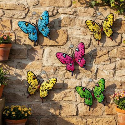 Metall Schmetterling Wanddeko Bunte Schmetterlinge Wandkunst Skulptur 3D Eisen Schmetterling Hängende Dekoration für Außen Innen Zaun Terrasse Hof Baum