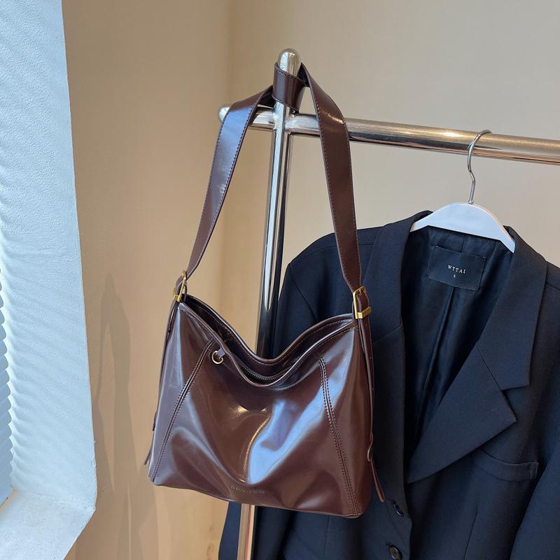Premium Bag Women's Maillard Messenger Bag New Commuter Retro Tote Bag Large Capacity Shoulder Women's Bag Bag