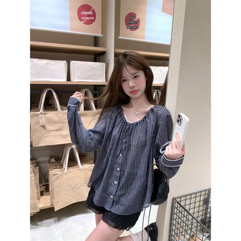 Kumikumi Retro Plaid V-Neck Long-Sleeve Top with Lace Trim S (Premium Quality)