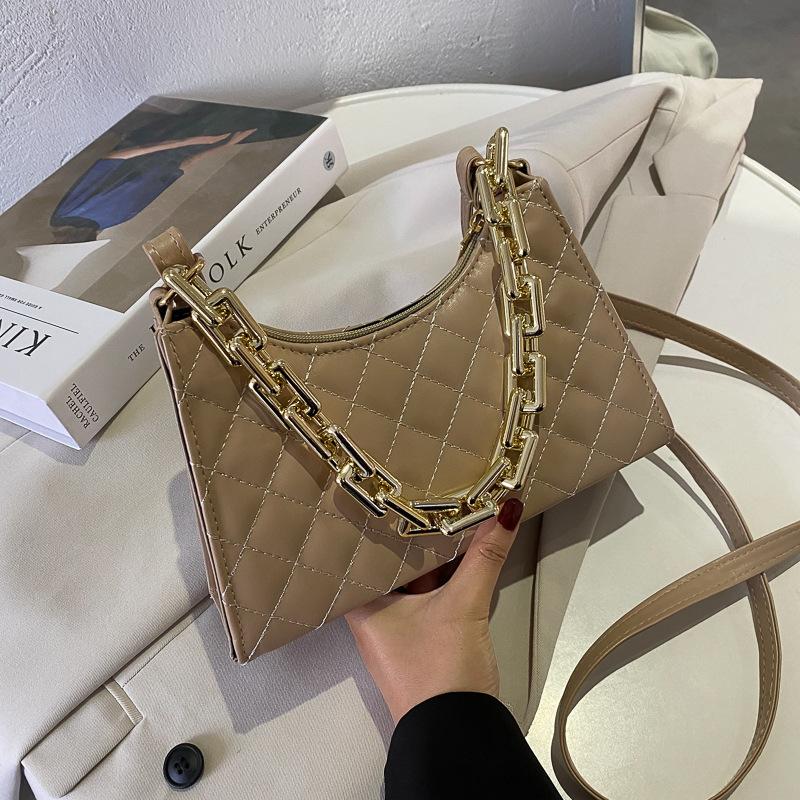 Autumn and Winter New Women's Messenger Bag Bag Messenger Shoulder Portable Chain Fashion Casual Versatile Casual Bag