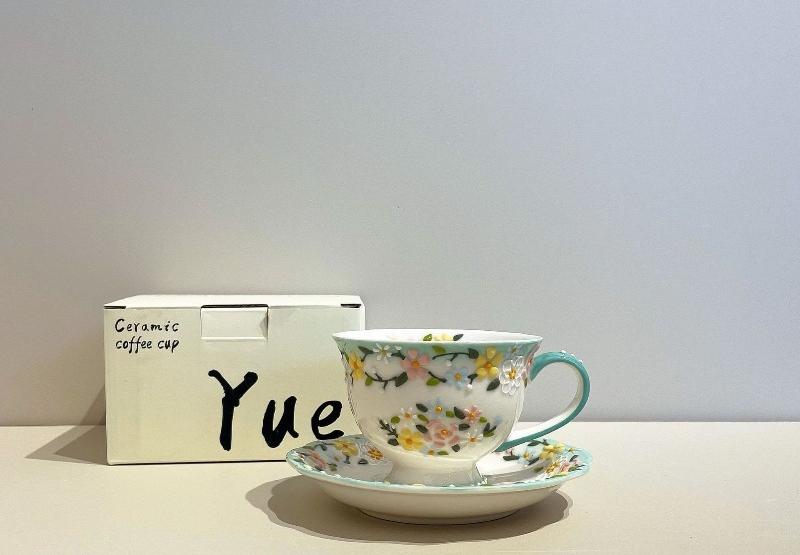 

Embossed Flower Ceramic Coffee Cup with Saucer, Hand Painted Floral Teacup, Vintage Afternoon Tea Cup Set, Stylish Cup for Home синий