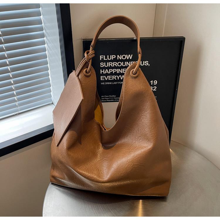 Retro Tote Bag for Women, 2025 New Fashion Shoulder Bag, Simple Commuter Work Bag, Large Capacity PU Leather Handbag