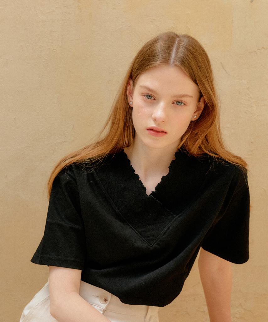 YUPPE V Shirring T-Shirts_Black