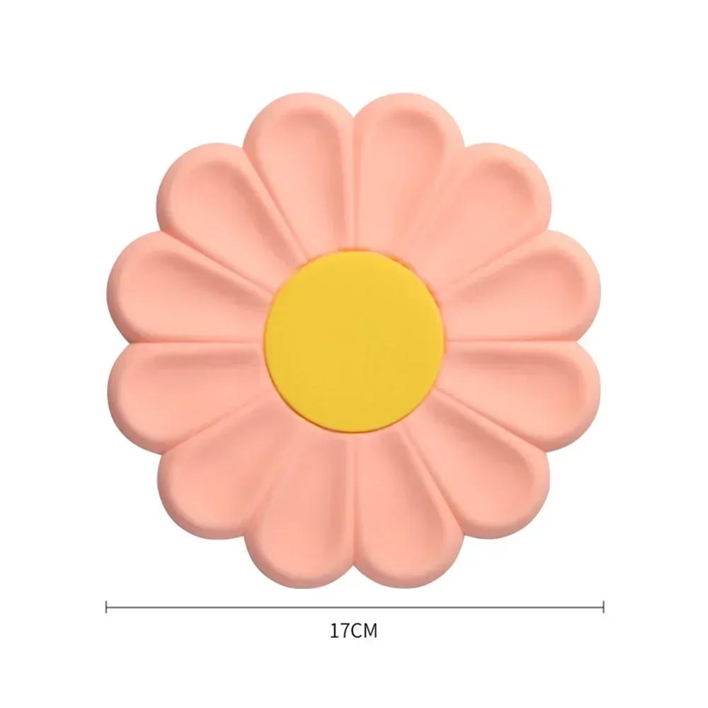 Silicone Coaster Colorful Daisy Shape Kitchen Table Heat Resistant Anti-scalding Mat Coaster Household Little Fresh Table Decor