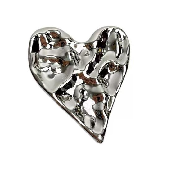 Brooch Irregular Pleated Heart Shape Sweaters Collars Hats Metal Pin Bags Coats Scarves Versatile Accessory