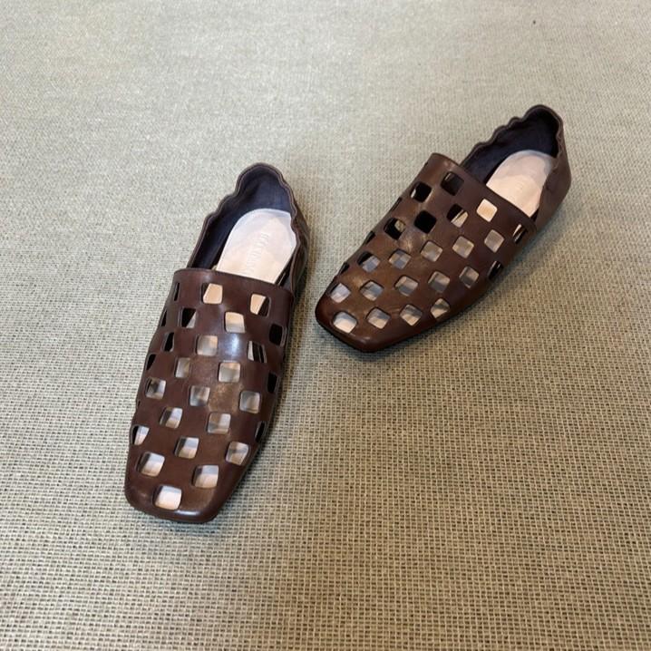 Sheepskin version~ New summer design sense niche square head Muller shoes hollow pleated temperament retro flat single shoes women