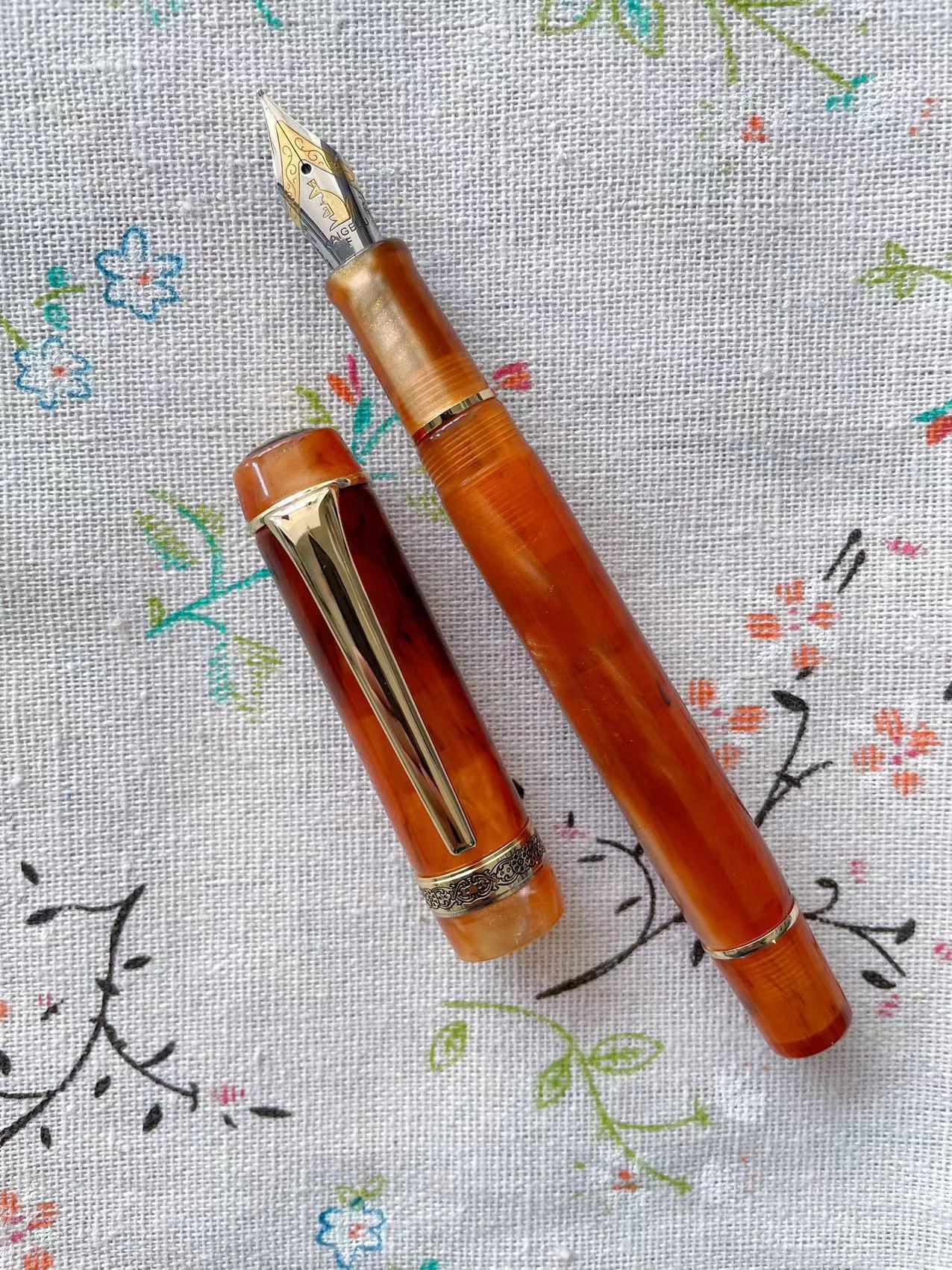 24 Farben Kaigelu 316 Glatter Acryl-Füllfederhalter EF/F-Feder Schönes Marmor-Bernstein-Muster Tintenfüller Schreibgeschenk Büro Business (Brown,M(0.8MM))