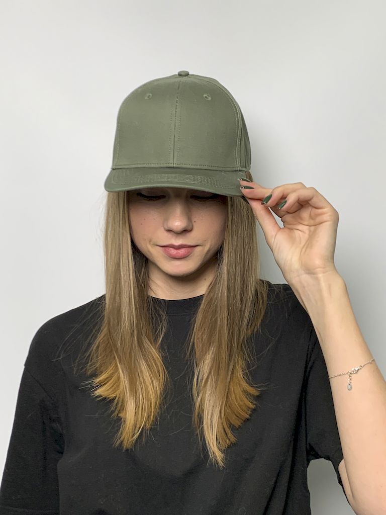 Қыздар және олардың қалпақтары Қыздар және олардың қалпақтары