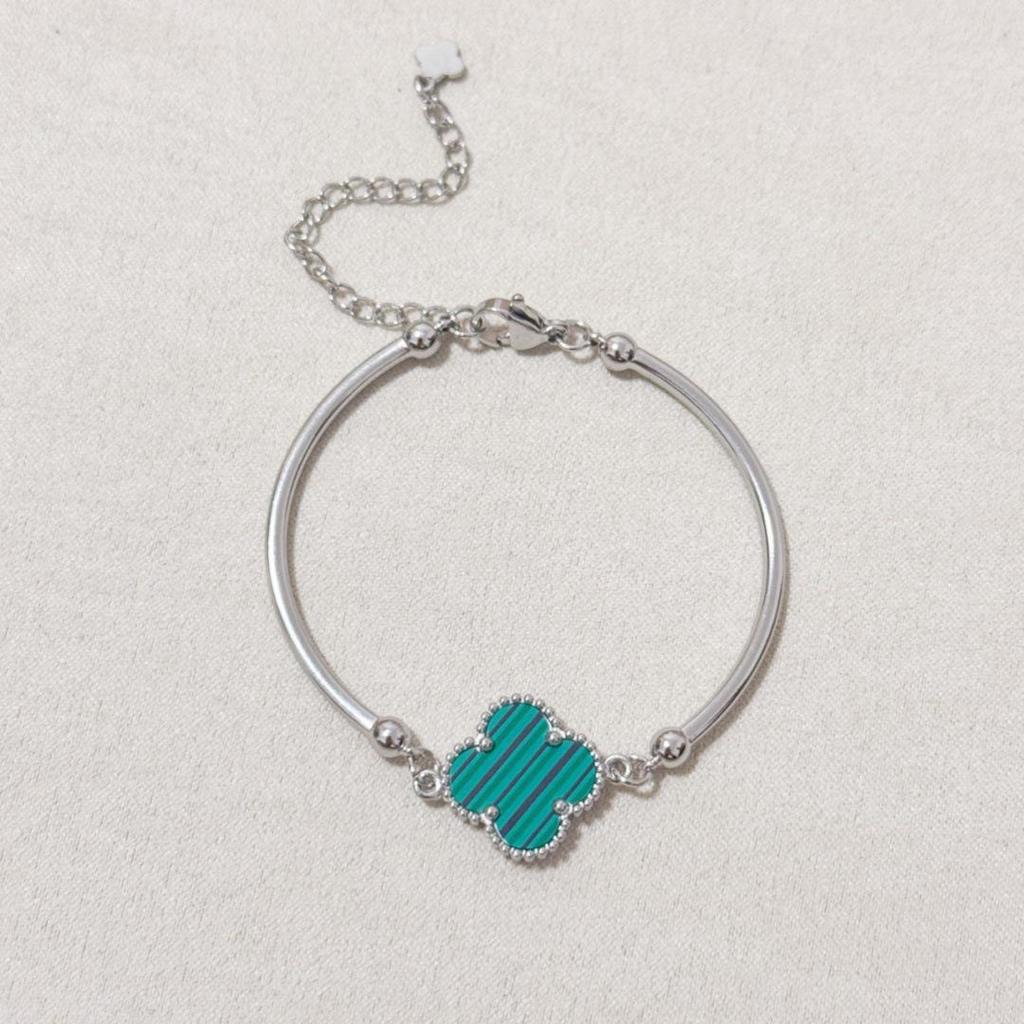 15mm Titanstahl Nicht Verblassendes Glücksklee Damen Armreif Armband Schmuck.