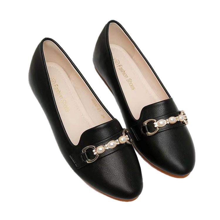 Soft Leather Doudou Shoes Women's Autumn 2025 New Soft-soled Comfortable and Not Tired Mother Shoes Shallow Mouth Flat-soled Single Shoes