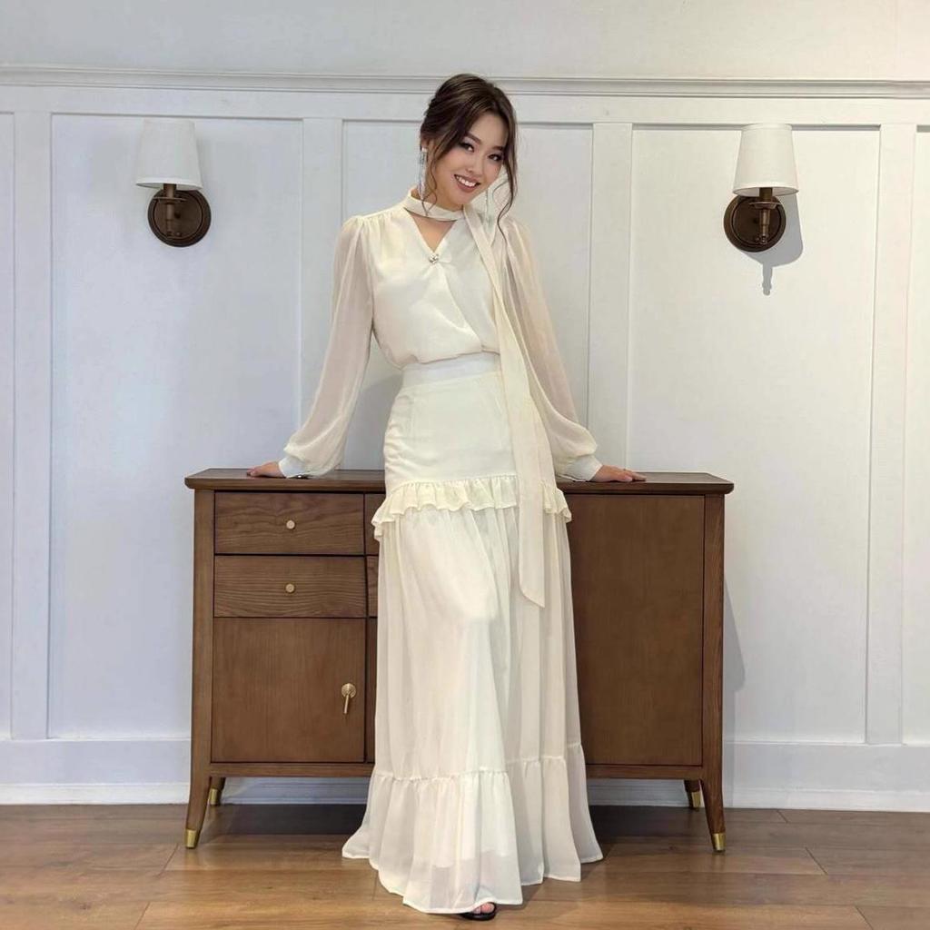 2025 Autumn Women's Retro V-Neck Ruffle Slim Fit Dress