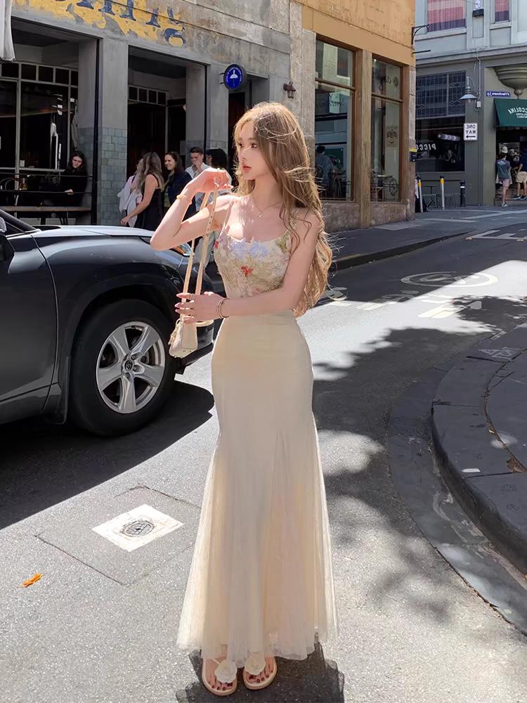 Elegant Lace Mesh Floral Fishtail Dress - Women's Waist-Defining, Slimming, Spaghetti Strap Bodycon for Spring/Summer