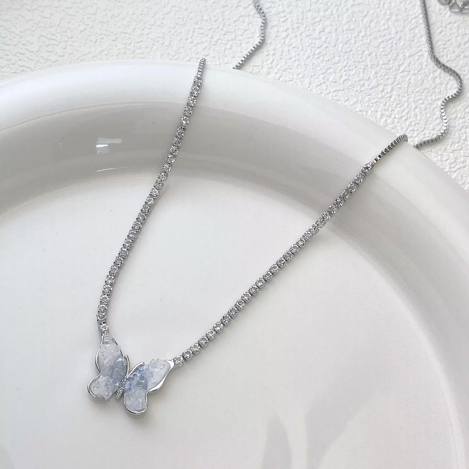 Sweet Gradient Blue Crystal Butterfly Necklace: Elegant and Versatile Fashion Accessory