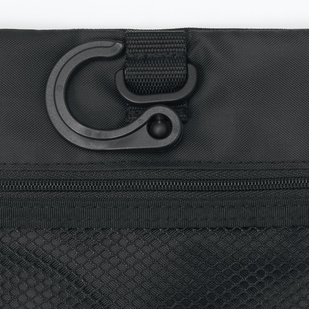 Polyester Hanging Case with Detachable 12 X 18 X OHCA1A2S Pouch, Black, Approx. 4.5 Cm,