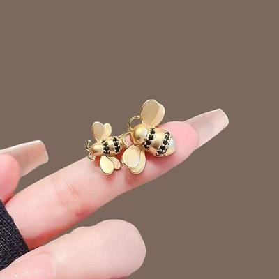 Elegante Bienenbrosche: High-End Damenmode-Accessoire, vielseitige Anstecknadel für Sommerkleider und Oberteile.