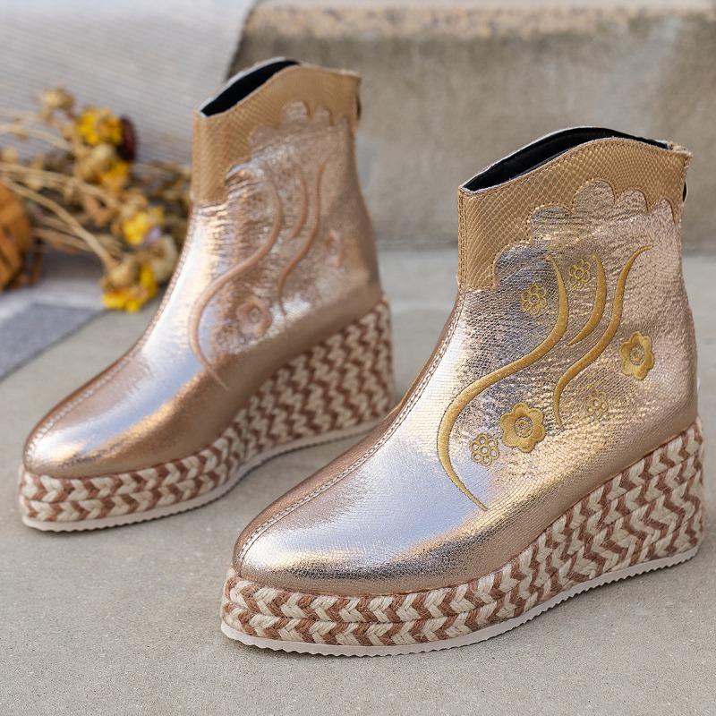 European and American Design Women's Boots 2024 Autumn New Style Slope Heel Embossed Comfortable Large Casual Women's Boots