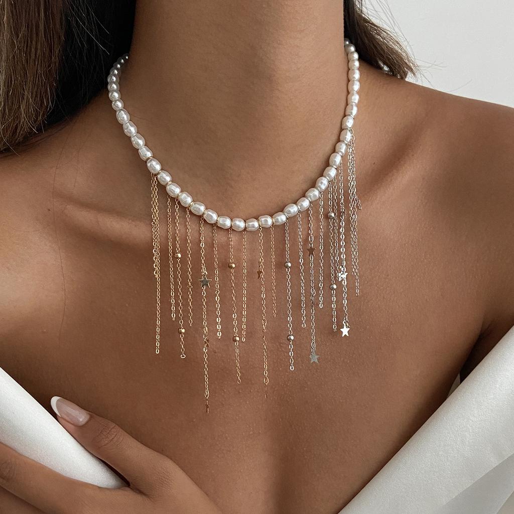 Metal wind chain fringed collarbone chain European and American imitation pearl design choker female love pendant necklace