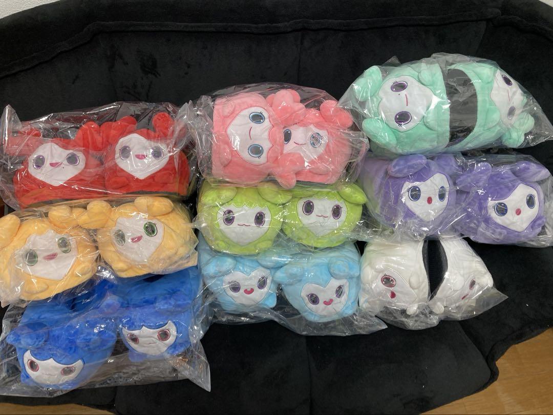 

[USED] Complete set of 9 TWICE LOVELYS GiGO limited edition plush slippers