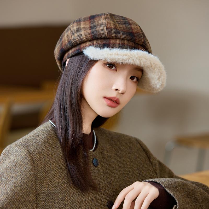Autumn and Winter Hat Femininity Retro Plaid Striped Octagonal Hat Classic Plush Warm Thickened Painter Hat