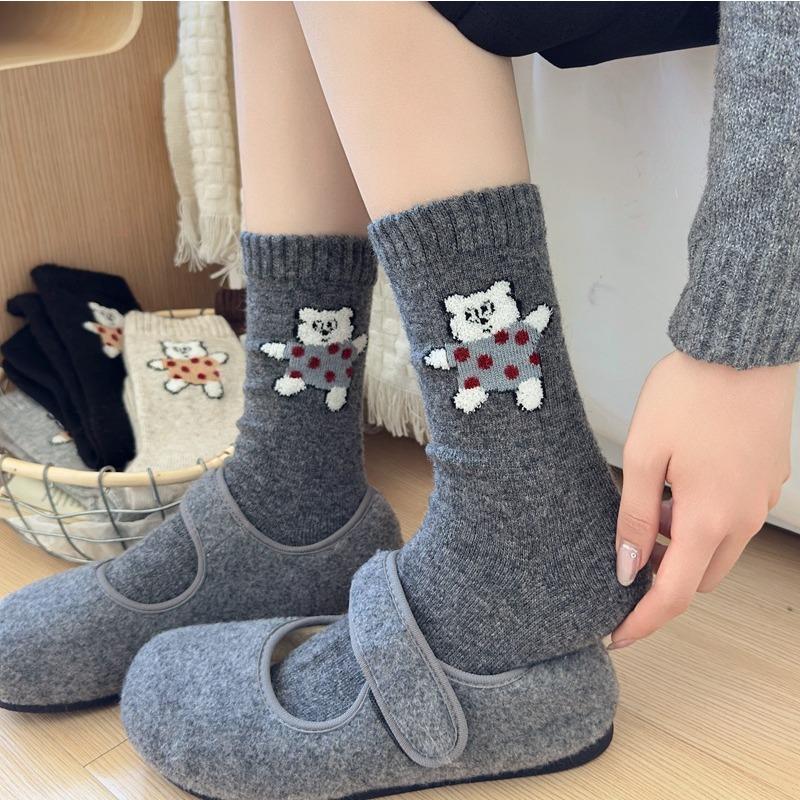 Ladies Autumn Winter Thickened Warm New Cartoon Dancing Bear Wool Drum Pile Socks