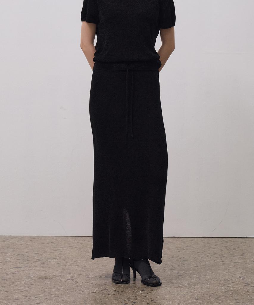 Howaseu Nove H-Line Knit Skirt (Black)