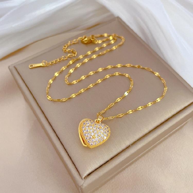 Stylish Pearls Necklace with Heart Shaped Shells Pendant and Full Diamonds Gifts for Trendy Women Special Occasions